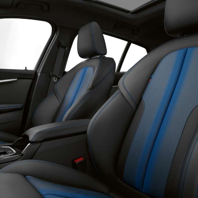 Сиденья M Sport. BMW 1 серии модель M Sport, салон со спортивными сиденьями M Sport