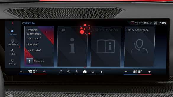 BMW Intelligent Personal Assistant, BMW 2 серии Coupe G42, центральный дисплей крупным планом BMW Intelligent Personal Assistant, BMW 2 серии Coupe G42, центральный дисплей крупным планом