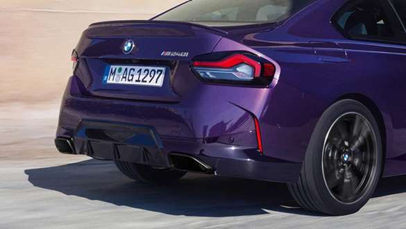 Вид сзади в три четверти BMW 2 серии Coupe G42 2021 BMW 2 серии Coupe G42 2021 "Грозовая Ночь металлик", вид сзади в три четверти