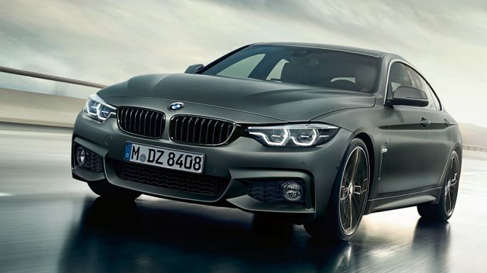 BMW 4 серии Gran Coupé, вид спереди в движении BMW 4 серии Gran Coupé, вид спереди в движении