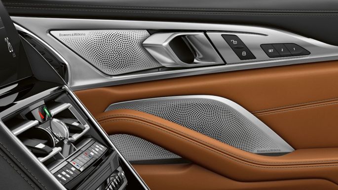 BMW M850i xDrive, интерьер, аудиосистема Bowers & Wilkins Diamond Surround Sound. BMW M850i xDrive, интерьер, аудиосистема Bowers & Wilkins Diamond Surround Sound.