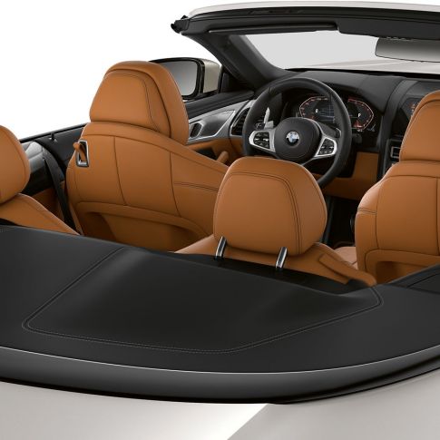 BMW M850i xDrive, интерьер, мягкий верх опущен. BMW M850i xDrive, интерьер, мягкий верх опущен.