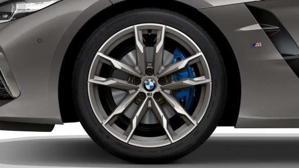 Тормозная система M Sport автомобиля BMW Z4 M40i Roadster G29 Тормозная система M Sport автомобиля BMW Z4 M40i Roadster G29 2019 в эксклюзивном цвете BMW Individual Мороный Серый металлик, вид сбоку
