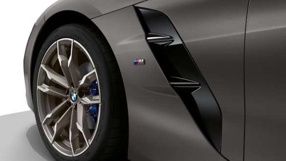 Воздуховод Air Breather автомобиля BMW Z4 M40i Roadster G29 Воздуховод Air Breather автомобиля BMW Z4 M40i Roadster G29 2019 в эксклюзивном цвете BMW Individual Морозный Серый металлик, крупным планом