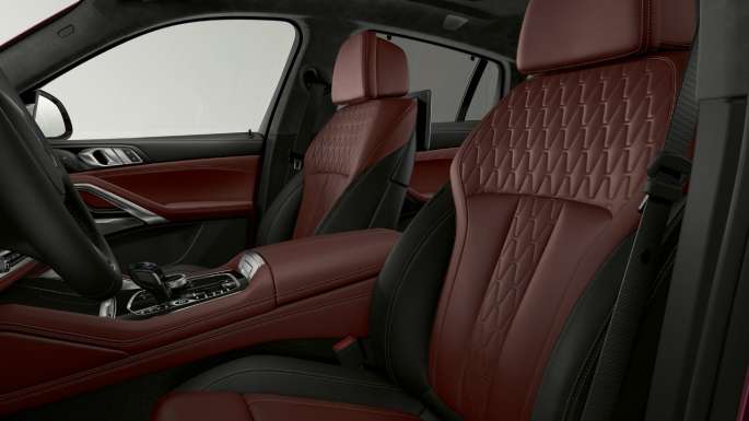 BMW X6 с BMW Individual, обивка. Салон BMW X6 с BMW Individual с акцентом на обивку.