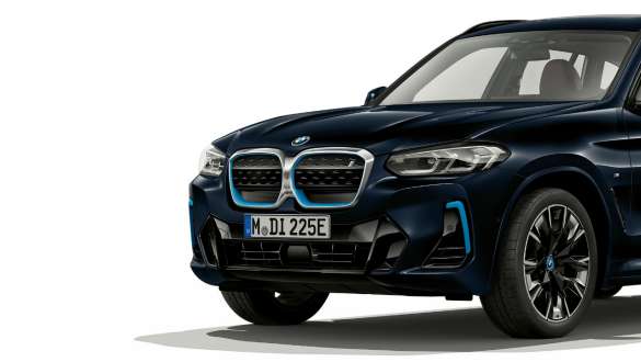 BMW iX3 G08 2021, вид спереди