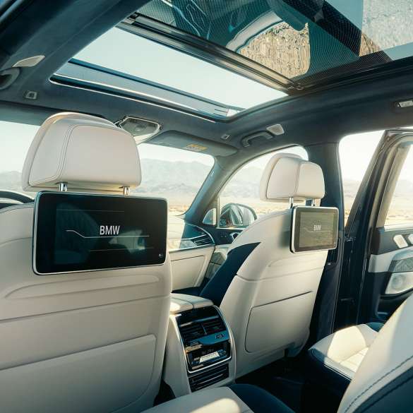 BMW X7 інтер’єр BMW X7 інтер’єр: перспектива з третього ряду сидінь