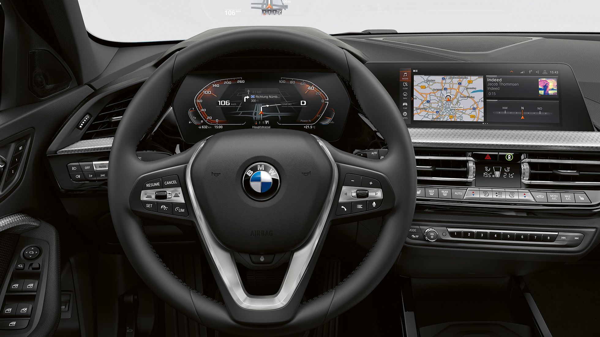 Спортивное кожаное рулевое колесо. BMW 1 серии модель Luxury Line, кабина со спортивным кожаным рулевым колесом.