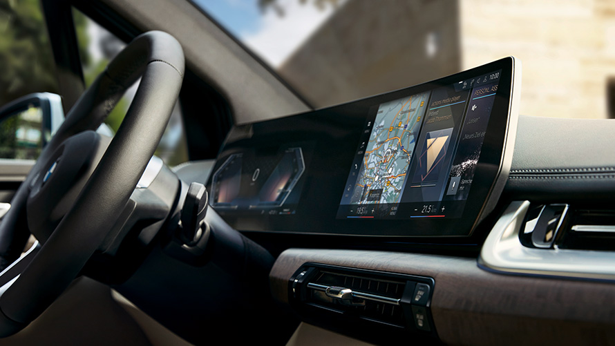 BMW 2 Серии Active Tourer U06 2021 BMW iDrive BMW 2 серии Active Tourer U06 2021 BMW iDrive, Операционная система BMW 8 крупным планом, Изогнутый дисплей BMW