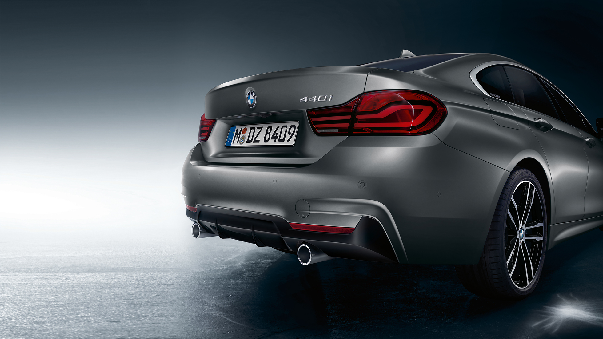 BMW 4 серии Gran Coupé, название модели сзади BMW 4 серии Gran Coupé, название модели сзади