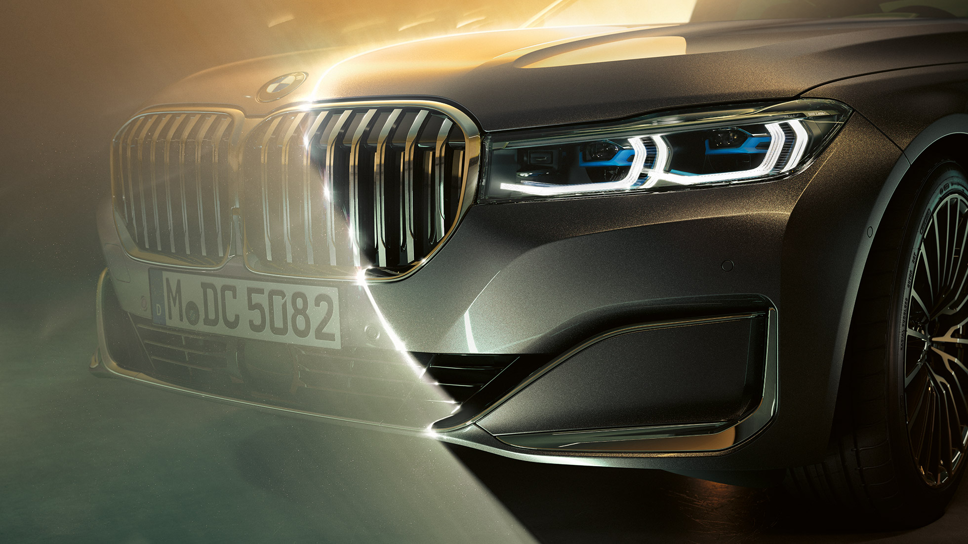 BMW 7 серии Седан: решетка радиатора и лазерные фары BMW 7 серии Седан: решетка радиатора и лазерные фары BMW Laserlight крупным планом