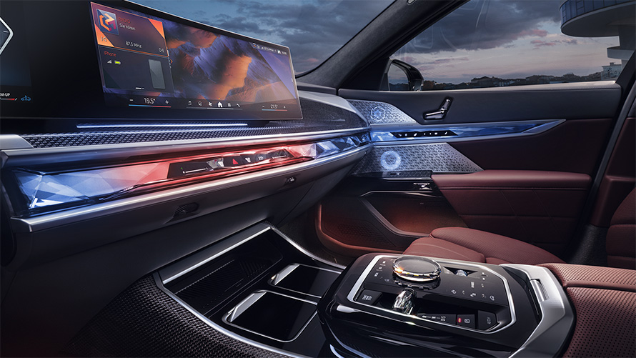 BMW 7 серии G70 ICE 740i с пакетом M Sport, интерьер кокпита