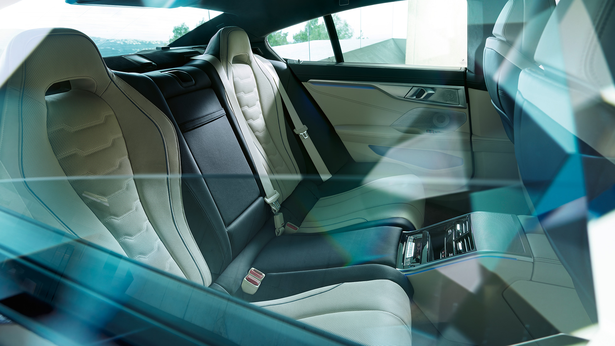 Дизайн салона сзади BMW 8 серии Gran Coupé, дизайн салона сзади