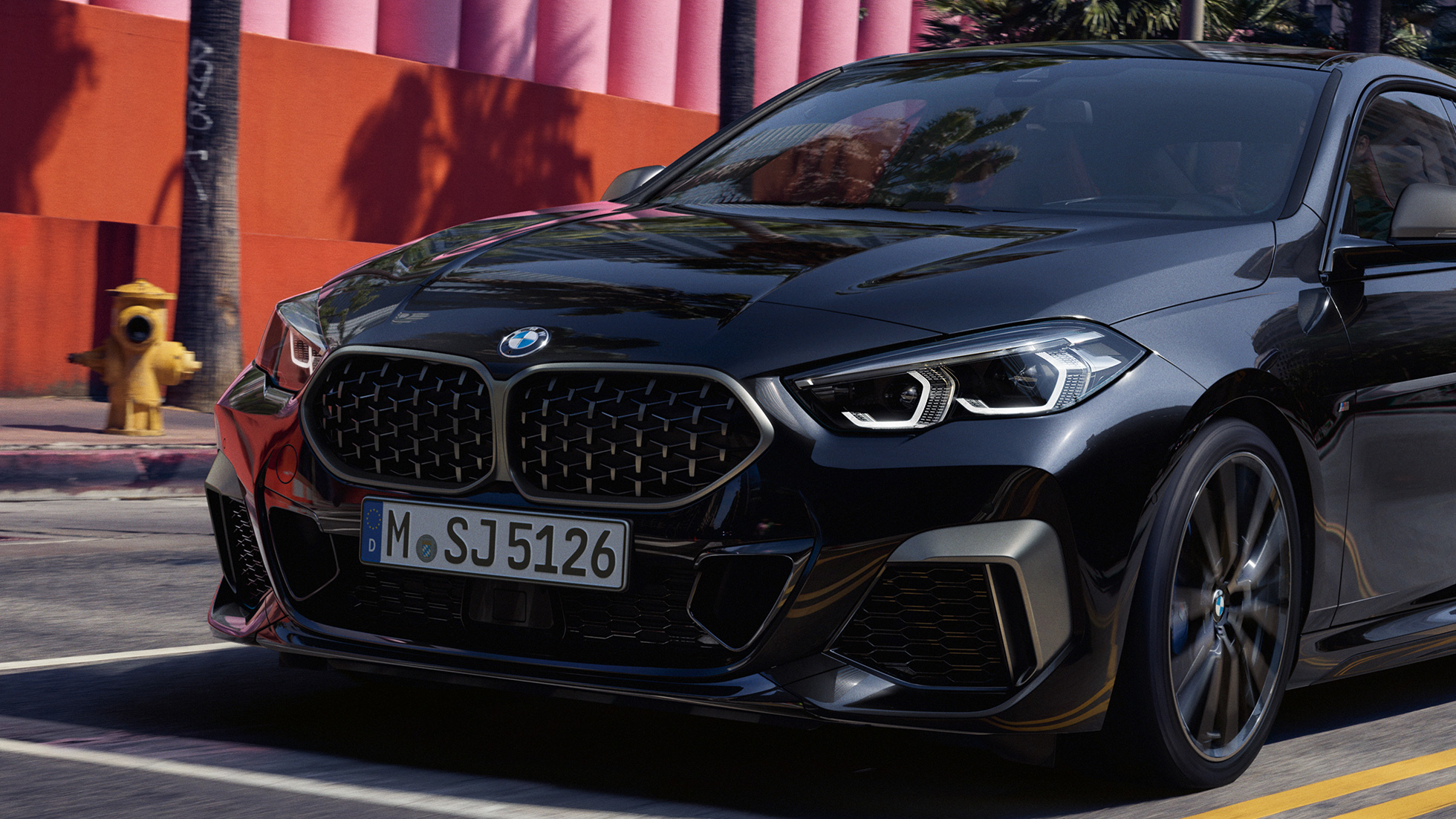 Дизайн экстерьера BMW M235i xDrive Gran Coupé Дизайн экстерьера BMW M235i xDrive Gran Coupé 2020 Black Sapphire металлик F44 вид спереди