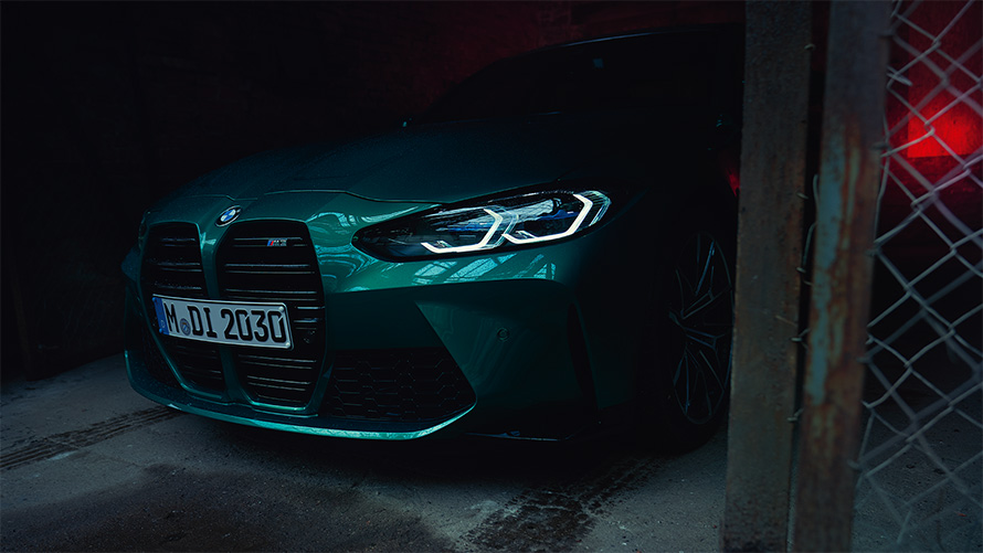 BMW M3 G80 2020, "M Зеленый Остров Мэн металлик", передняя боковая часть