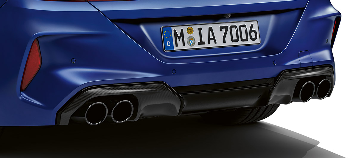 Задний фартук в карбоне. BMW M8 Competition Coupé, задний фартук пакета экстерьера M Carbon.