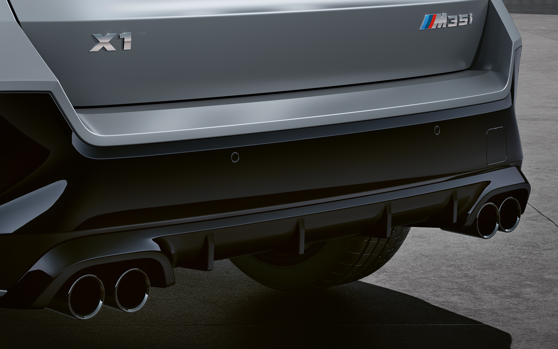 BMW X1 M35i xDrive, выхлопные патрубки BMW X1 M35i xDrive, детали экстерьера, выхлопные патрубки