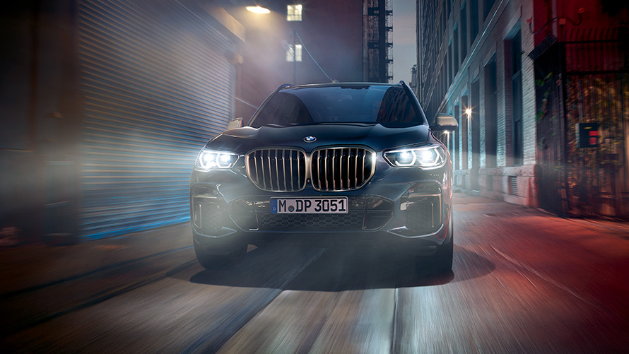 Двойная решетка радиатора BMW цвета "Серый Церий" BMW X5 M50i и M50d G05 2018 SUV, "Черный Карбон металлик", вид спереди