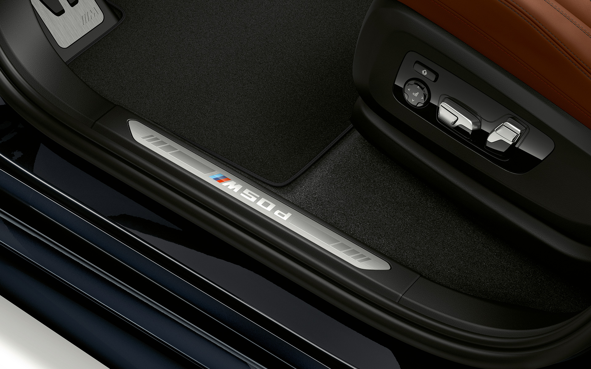 Декоративные накладки на пороги с логотипом "М" BMW X5 M50d G05 2018 SUV, салон
