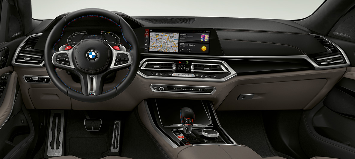 Кожаное рулевое колесо M BMW X5 M F95 Кожаное рулевое колесо M с контрастным швом BMW X5 M F95 2020 SUV, кокпит