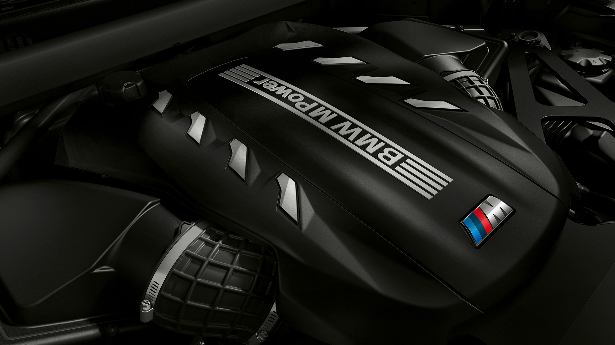 Мощный 8-цилиндровый бензиновый двигатель M TwinPower Turbo модели BMW X6 M Competition Мощный 8-цилиндровый бензиновый двигатель M TwinPower Turbo моделей BMW X6 M Competition F96 2020 МГ, крупным планом