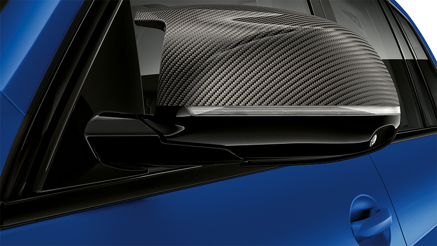 BMW X7 M60i xDrive G07 LCI карбоновые крышки зеркал M, крупным планом