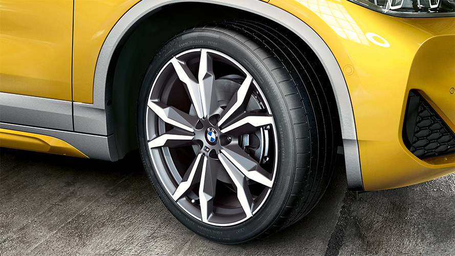 BMW X2 F39 2020 "Серый Бруклин", легкосплавные диски