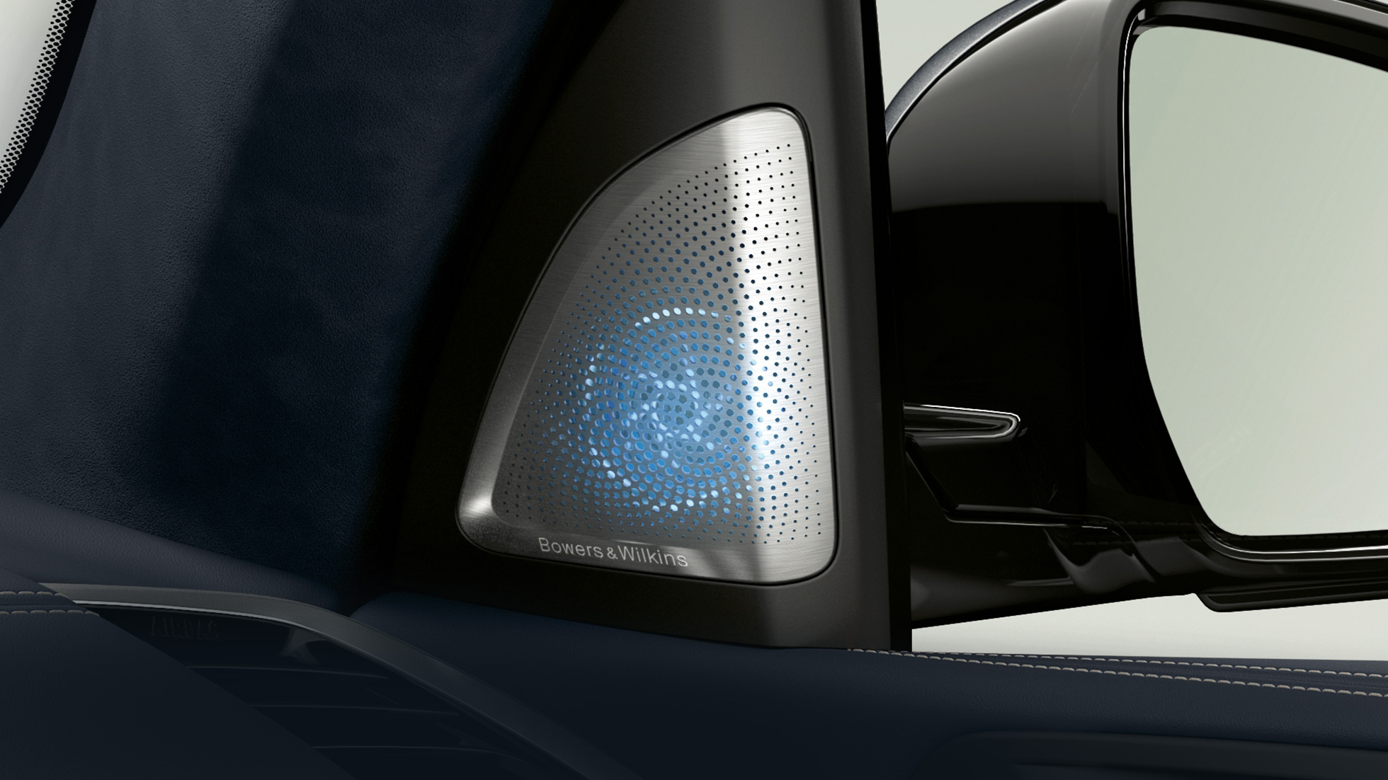 Bowers & Wilkins Diamond Surround Sound System Bowers & Wilkins: крупний план динаміку Diamond Surround