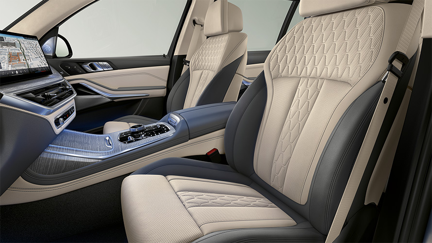 Обивка сиденья кожей Sensafin, сиденье водителя BMW X7 G07 LCI, вид сбоку