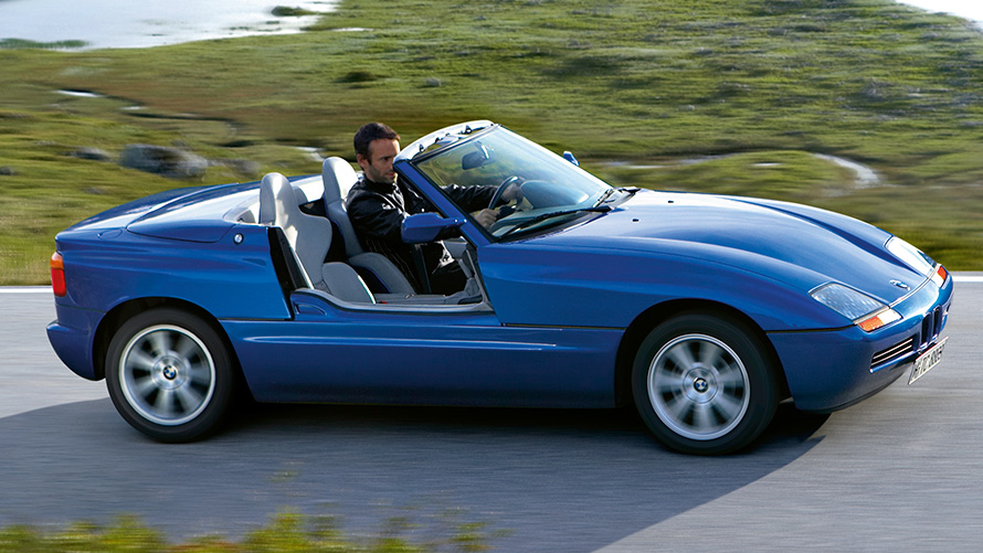 BMW Z1 (E30/Z) вид сбоку 7/8, в движении BMW Z1 (E30/Z) вид сбоку 7/8, в движении