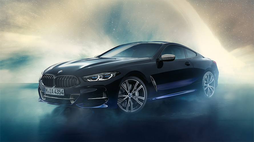 BMW M850i xDrive NIGHT SKY &ndash; BMW Individual G15 2019, вид спереди в три четверти на фоне метеоритного дождя