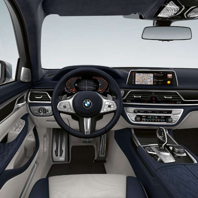BMW 7 серии Седан с пакетом M Sport: интерьер