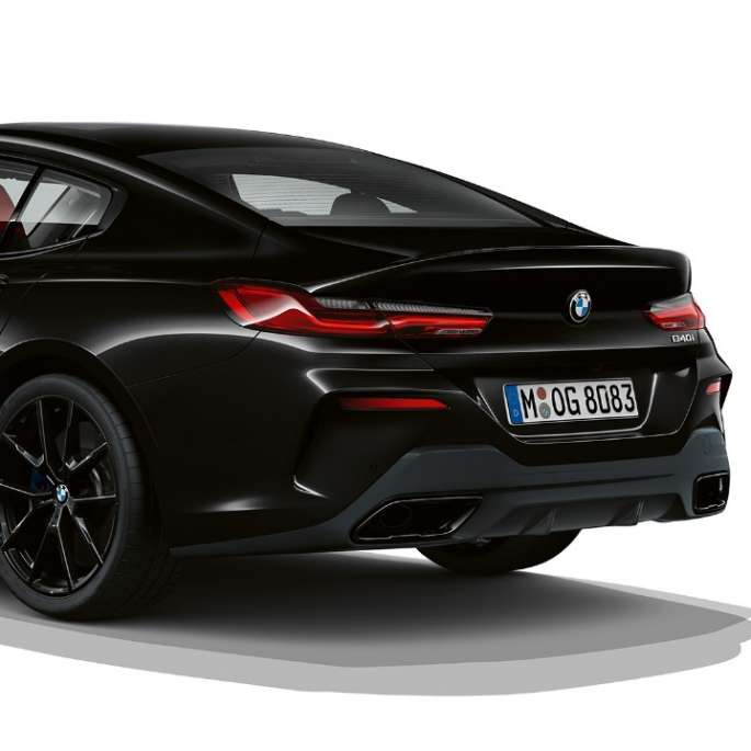 BMW 8 серии Gran Coupé, пакет M Sport вид сзади с поворотом в три четверти