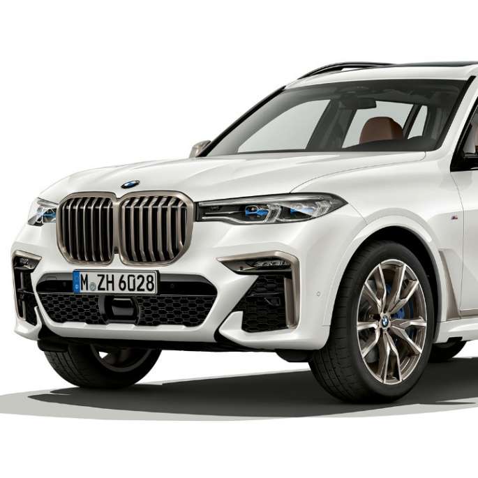 BMW X7 BMW X7 M50d Студийный снимок BMW X7 вид спереди три четверти BMW X7 M50d